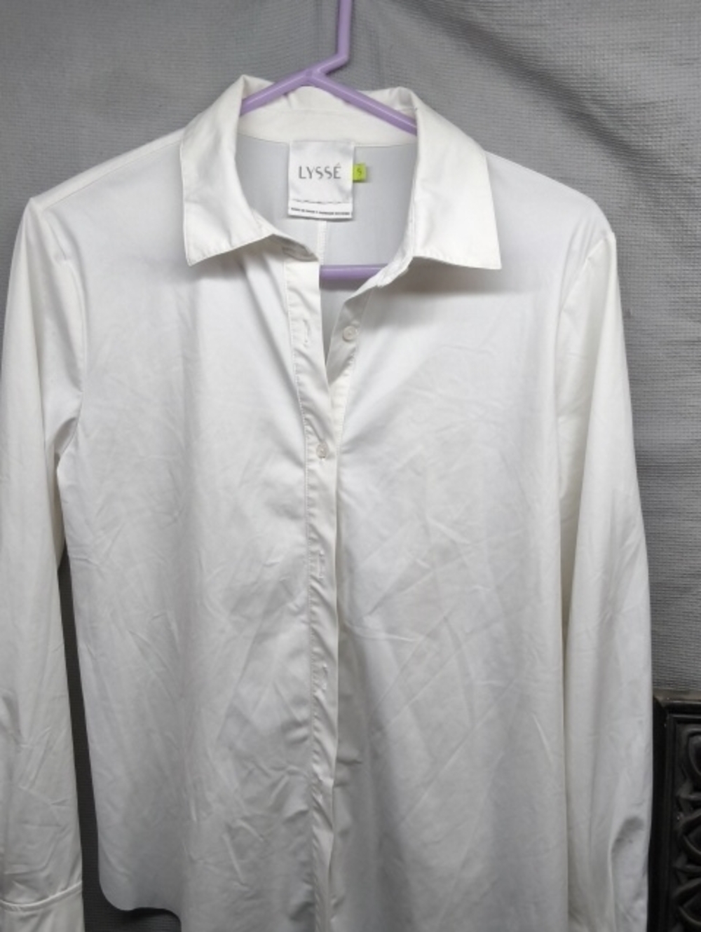 LYSSE Women's Classic White Button-Up Shirt